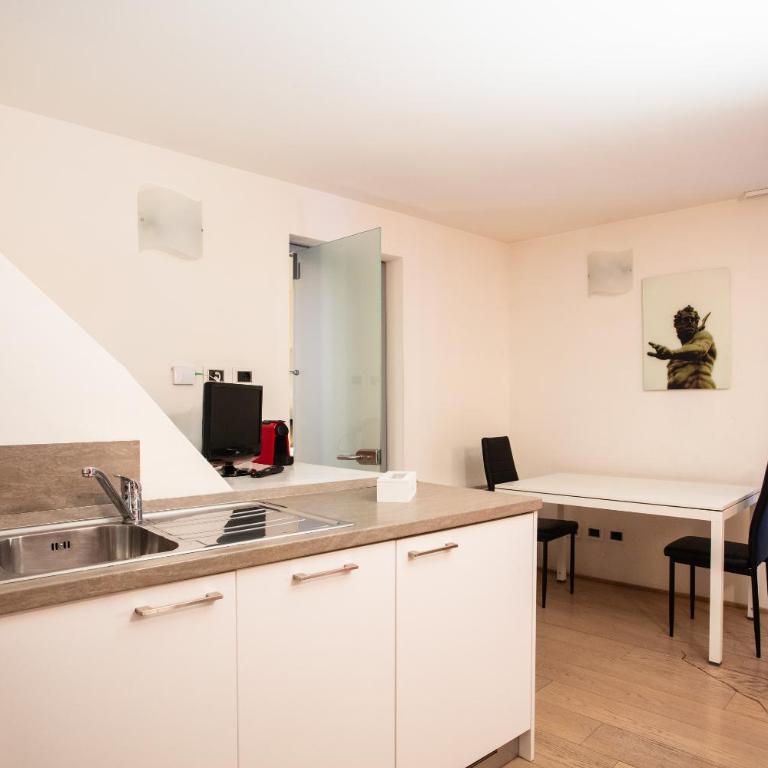Urbanicooh Guidozagni - Piazza Maggiore View - One-Bedroom Apartment - 8