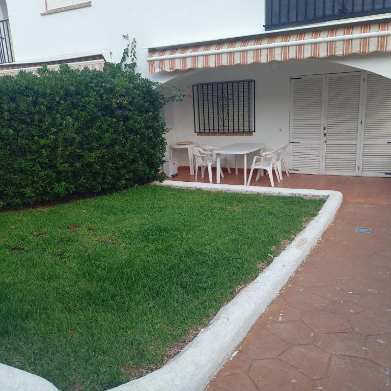 BAJO CON JARDIN PRIVADO Y PISCINA - Font Nova - Apartamento de 2 dormitorios - 5