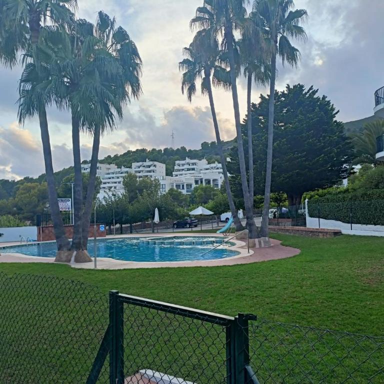 BAJO CON JARDIN PRIVADO Y PISCINA - Font Nova - Apartamento de 2 dormitorios - 2