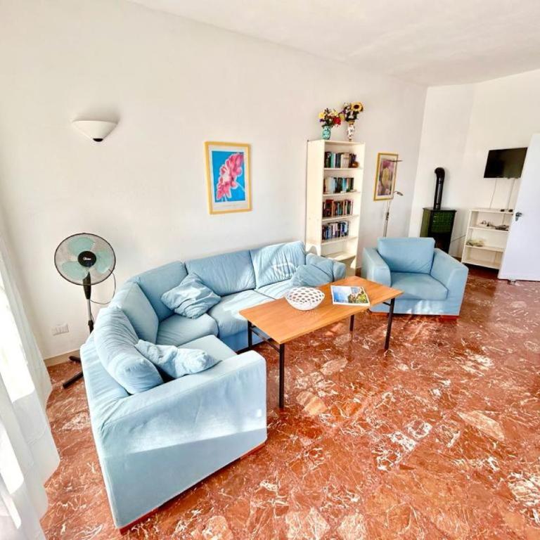 Villa Renata, bellissima villa con terrazzo vista mare e spiaggia inclusa - Casa Vacanze - 8