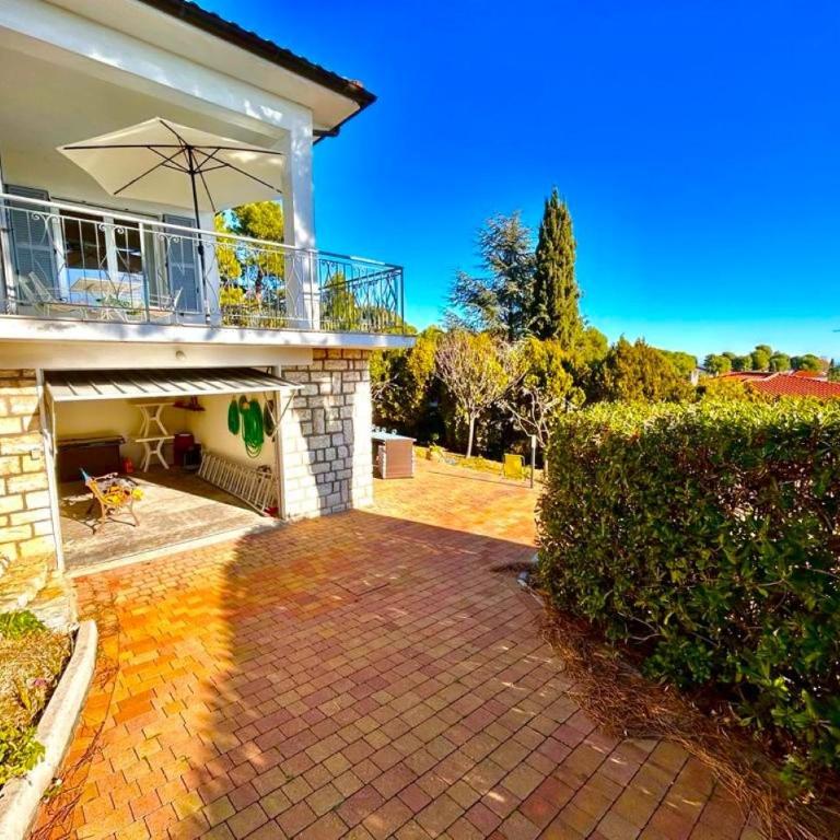 Villa Renata, bellissima villa con terrazzo vista mare e spiaggia inclusa - Casa Vacanze - 28