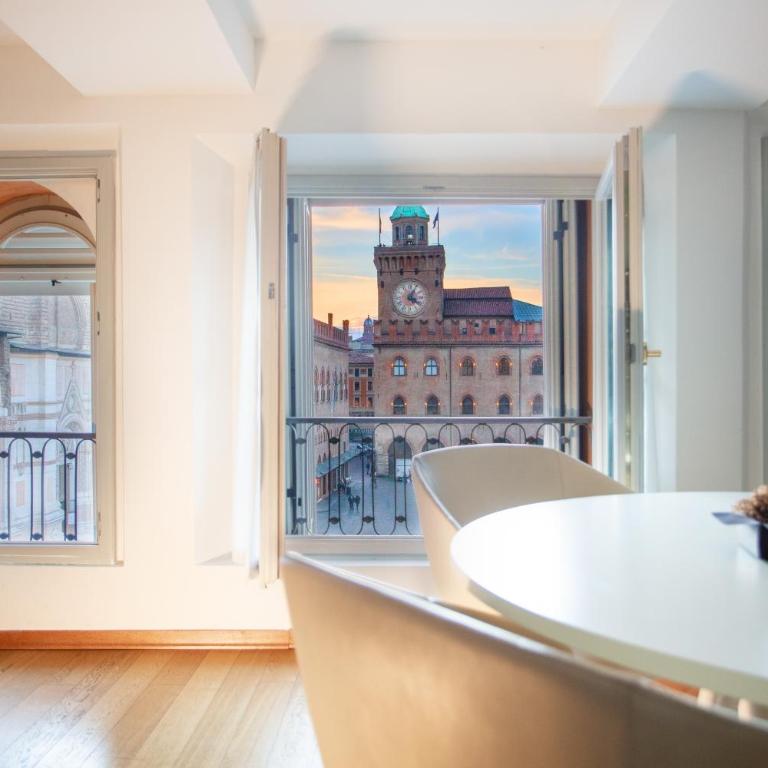 Urbanicooh Asinelli - Balcony on Piazza Maggiore - Two-Bedroom Apartment - 2