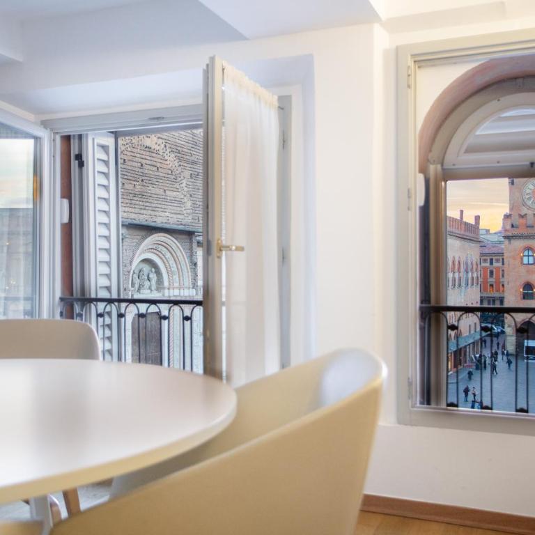 Urbanicooh Asinelli - Balcony on Piazza Maggiore - Two-Bedroom Apartment - 22