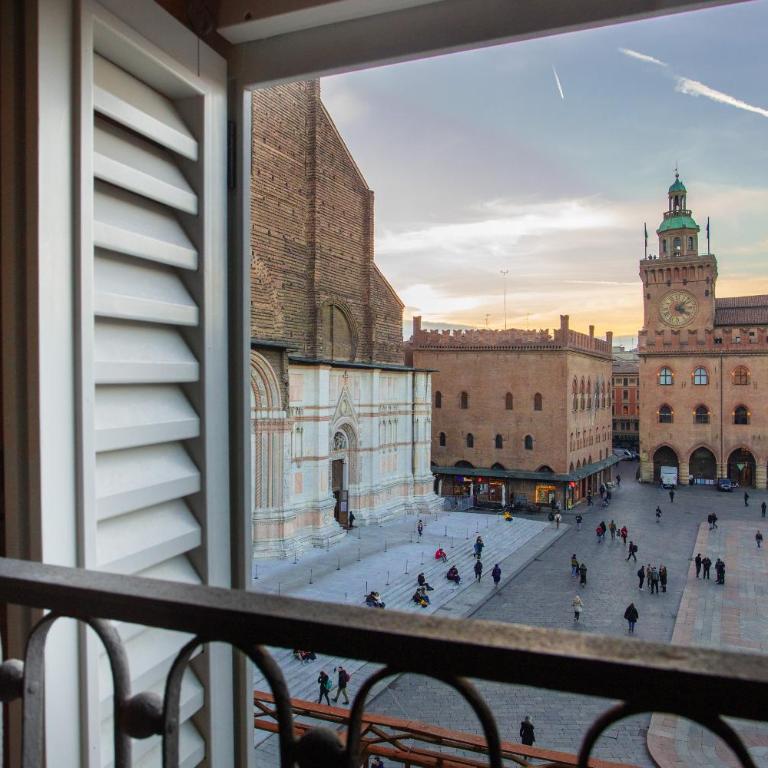 Urbanicooh Asinelli - Balcony on Piazza Maggiore - Two-Bedroom Apartment - 6