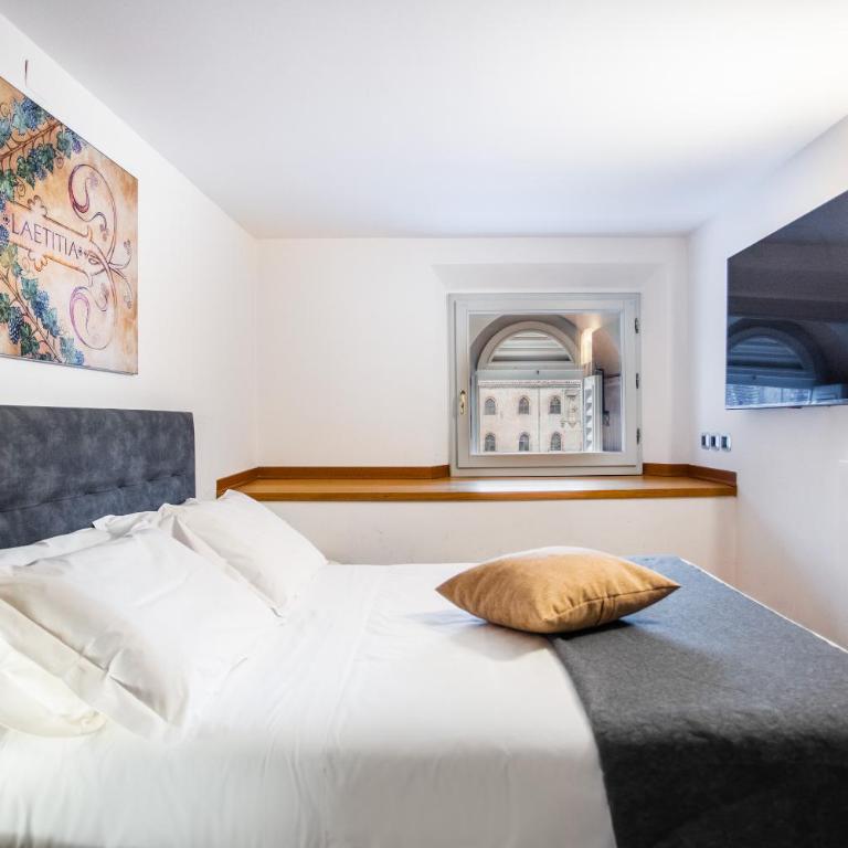 Urbanicooh Asinelli - Balcony on Piazza Maggiore - Two-Bedroom Apartment - 15