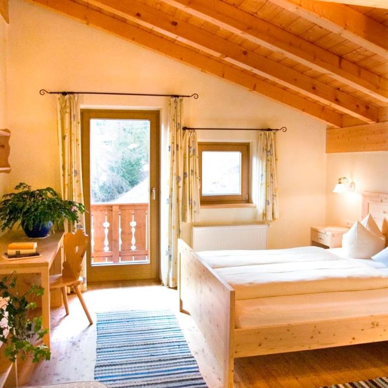 Hotel Gasthof Stuibenfall - Doppelzimmer mit Balkon - 1