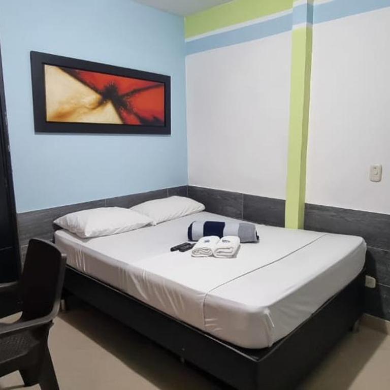Hotel Laureles Home - Quadruple Room with Private Bathroom - 2