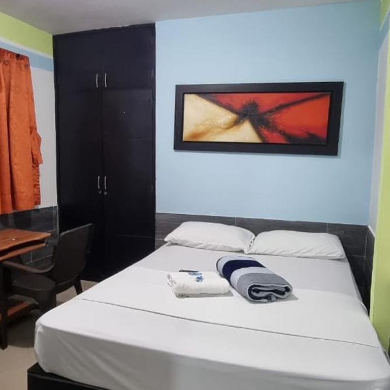 Hotel Laureles Home - Quadruple Room with Private Bathroom - 4