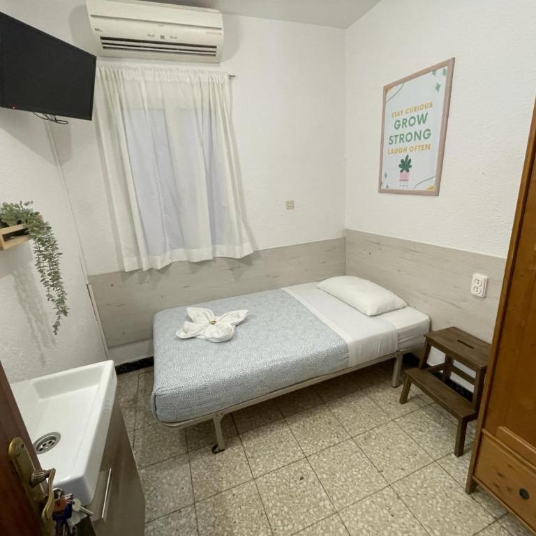 Pensión Fortea - Habitación Individual con baño compartido - 5