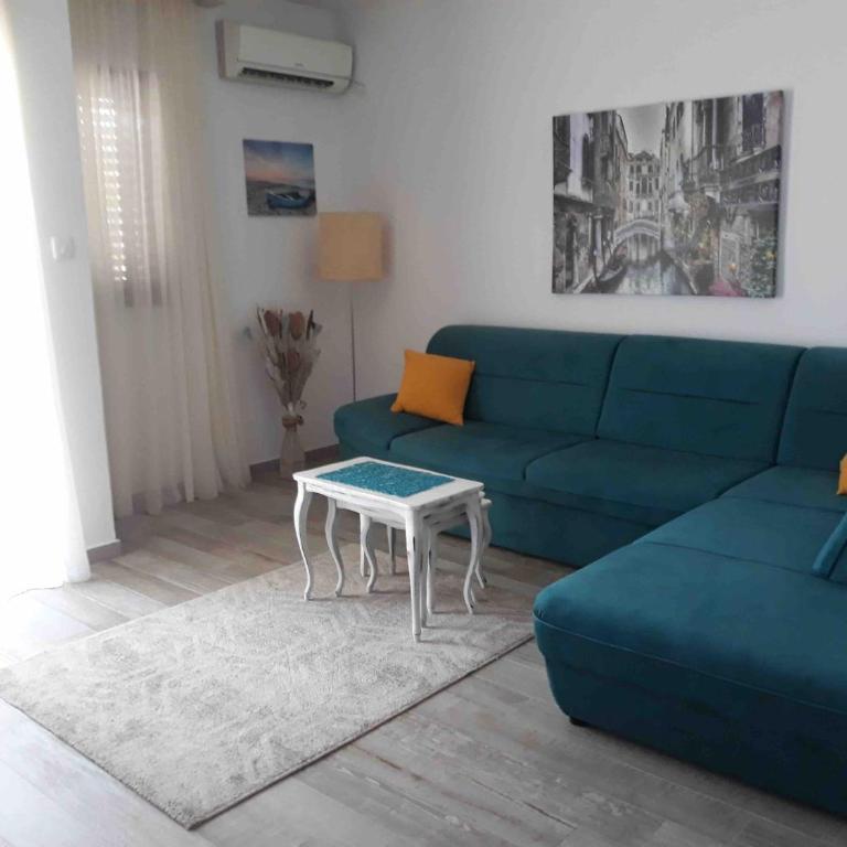 APARTMAN PAVLE - Two-Bedroom Apartment - 13