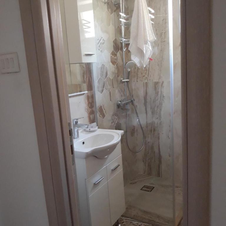 APARTMAN PAVLE - Two-Bedroom Apartment - 14