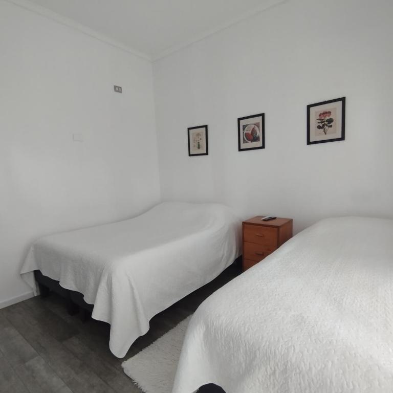 HOSTAL LA MODERNA - Family Room with Private Bathroom - 7