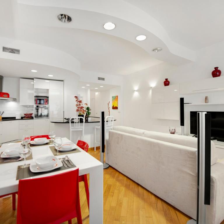 Garage privato gratuito - 600 metri Duomo - Appartamento con 2 Camere da Letto - 9