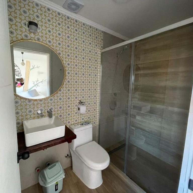 HOSTAL LA MODERNA - Family Room with Balcony - 3