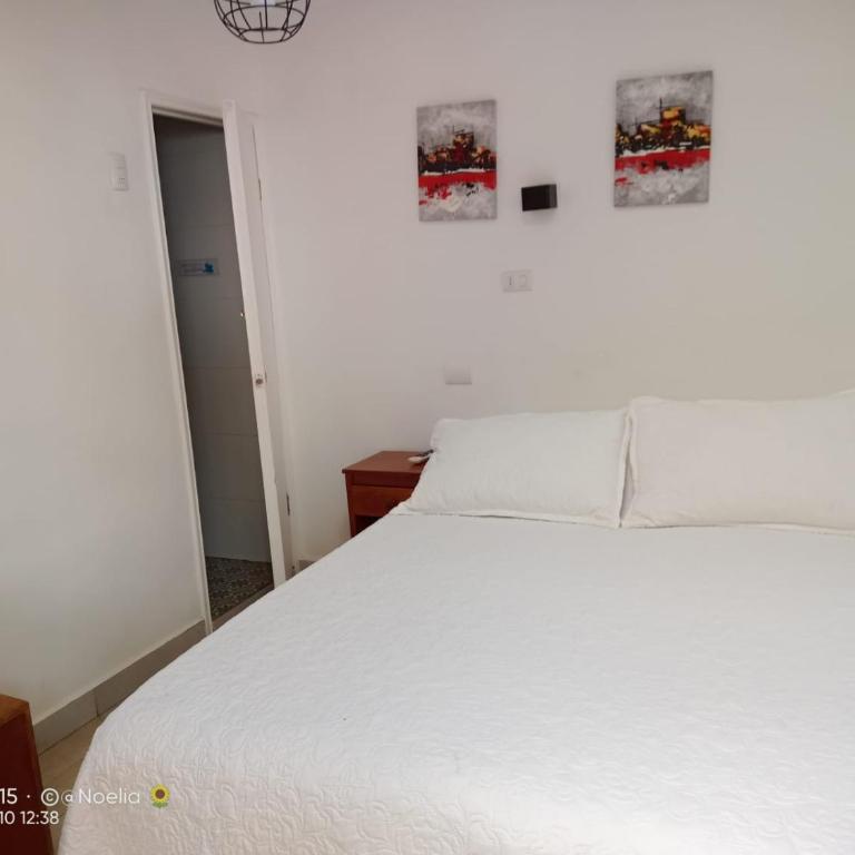 HOSTAL LA MODERNA - Double Room with Private Bathroom - 3