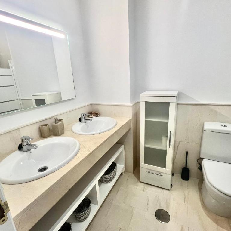MI CAPRICHO Beachfront 400 - Apartment With Sea Views Costa del Sol - Two-Bedroom Apartments - 35