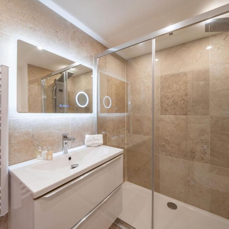 Superbe appartement 5 pièces avec vue mer à Cannes - Appartement - 6