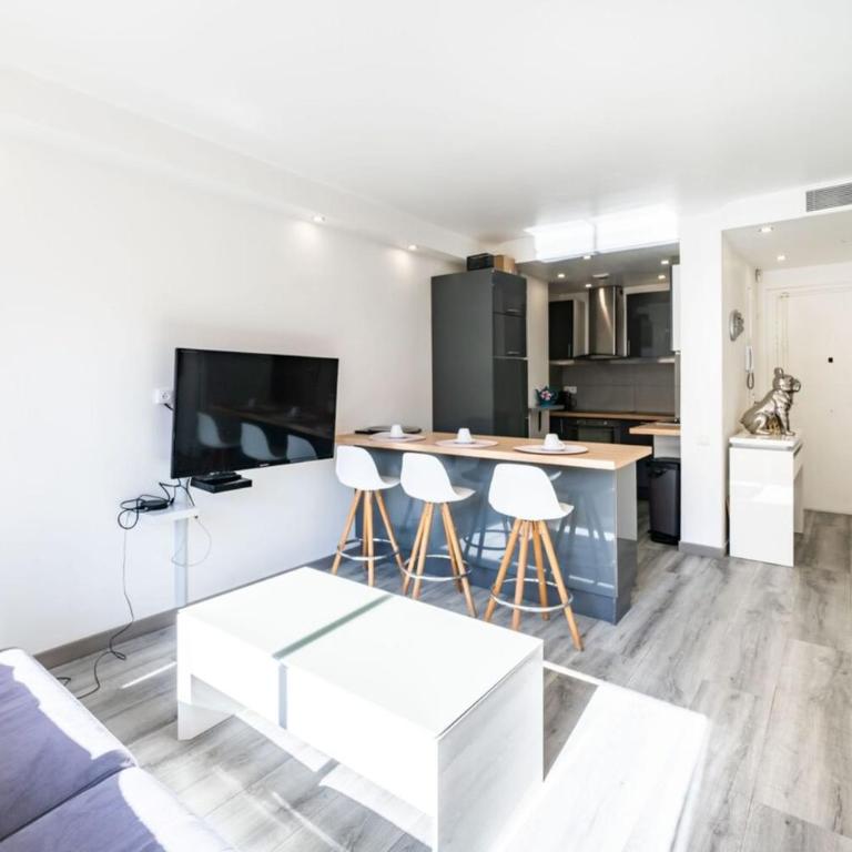 Wdf one bedroom 1 min walk to Martinez hotel - Apartamento - 1