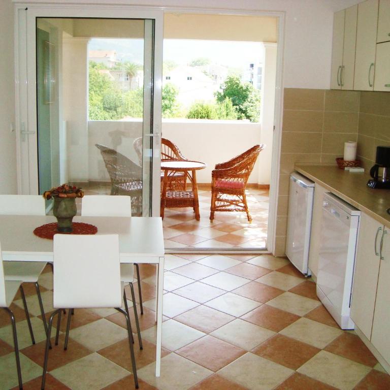 Apartments Rolovina - Two-Bedroom Apartment - 10
