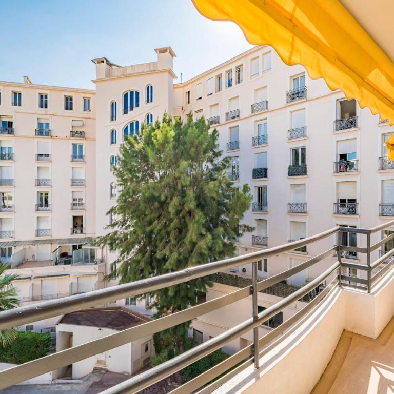 Brand new one bedroom 2min walk to Carlton hotel - Apartamento - 17