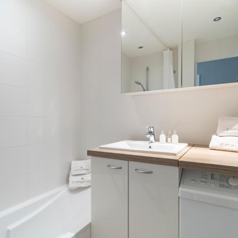 Brand new one bedroom 2min walk to Carlton hotel - Apartamento - 15
