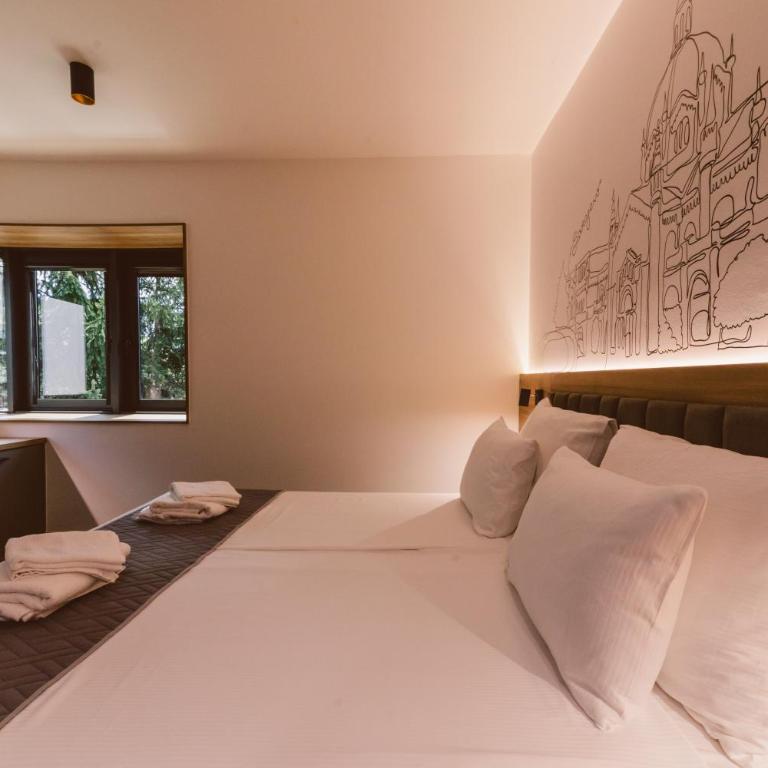 Hotel Boutique Anoma - Deluks Dvokrevetna Soba sa Bračnim Krevetom - 1