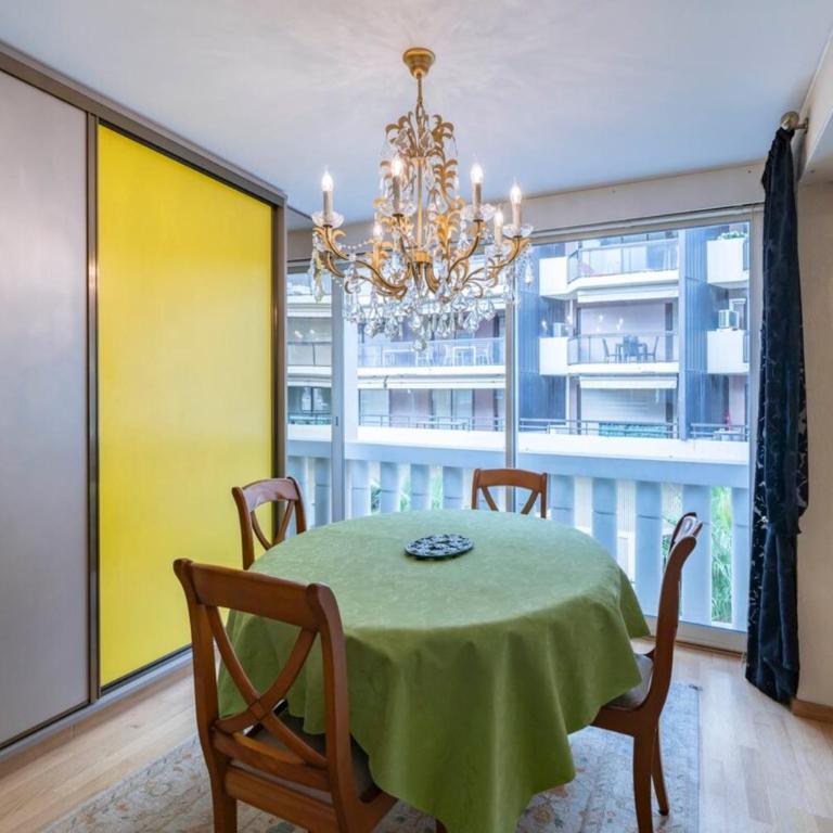 Beautiful one bedroom two minute walk to Carlton Hotel - Apartamento - 8