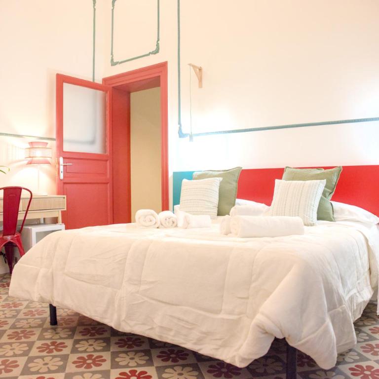 Le Dame di Sicilia Sicilian Vintage Rooms - Family Room with Private Bathroom - 1