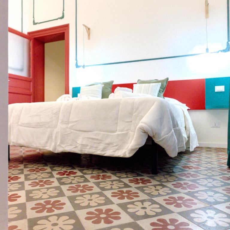 Le Dame di Sicilia Sicilian Vintage Rooms - Family Room with Private Bathroom - 7