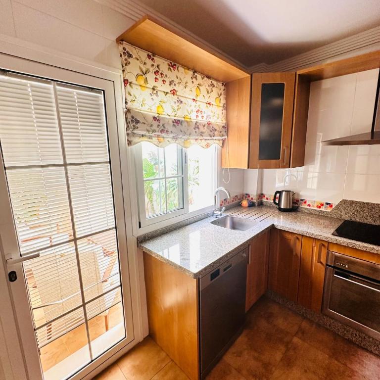 Ático con piscina privada en el corazón de Nerja! - Casa - 7