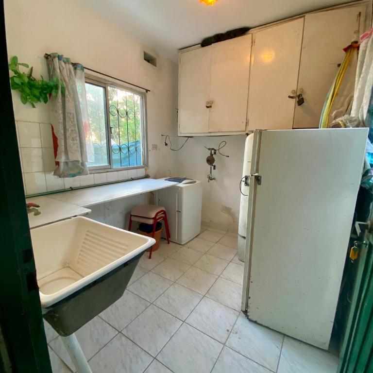 Frente a la mansa CON SEÑA l LUZ GAS AGUA LIMPIEZA APARTE - Three-Bedroom House - 23