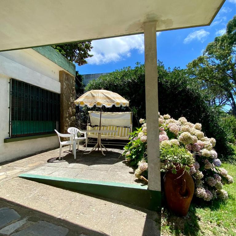 Frente a la mansa CON SEÑA l LUZ GAS AGUA LIMPIEZA APARTE - Three-Bedroom House - 3