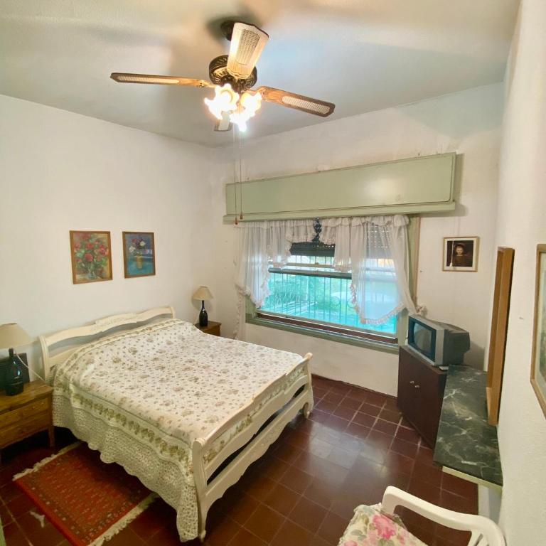 Frente a la mansa CON SEÑA l LUZ GAS AGUA LIMPIEZA APARTE - Three-Bedroom House - 11