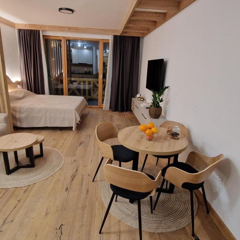 Vuk Vucko - One-Bedroom Apartment - 1