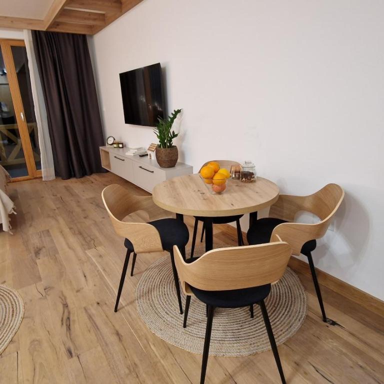 Vuk Vucko - One-Bedroom Apartment - 3