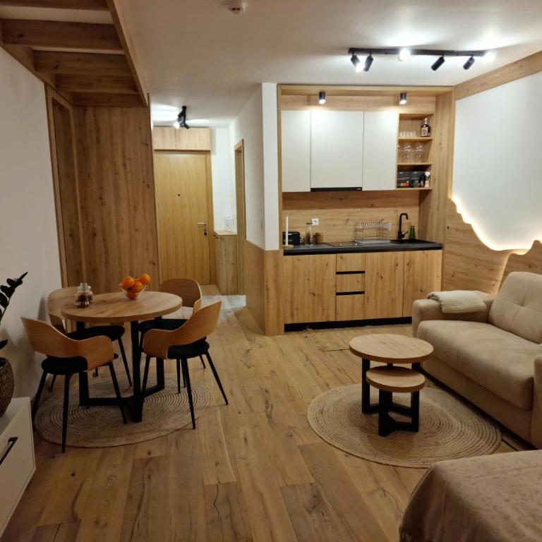 Vuk Vucko - One-Bedroom Apartment - 9