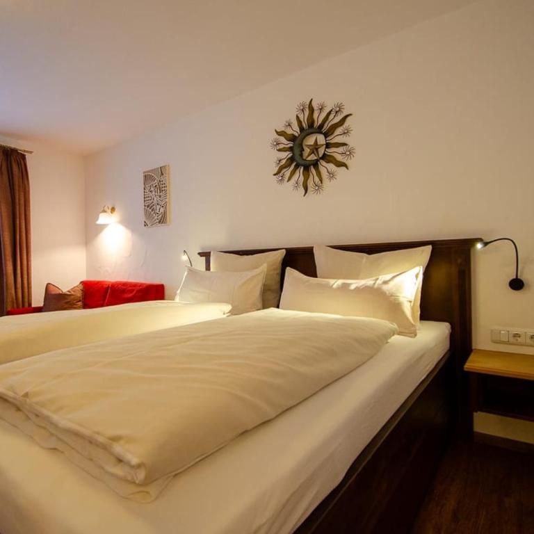 s`Wirtshaus Hotel & Restaurant - Doppelzimmer mit Balkon - 11