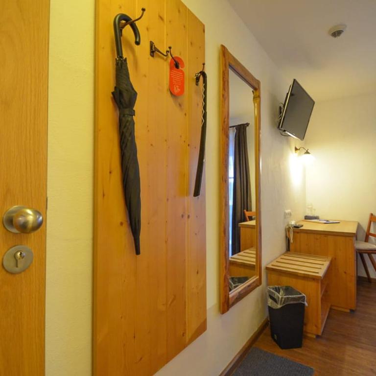 s`Wirtshaus Hotel & Restaurant - Einzelzimmer mit Balkon - 5