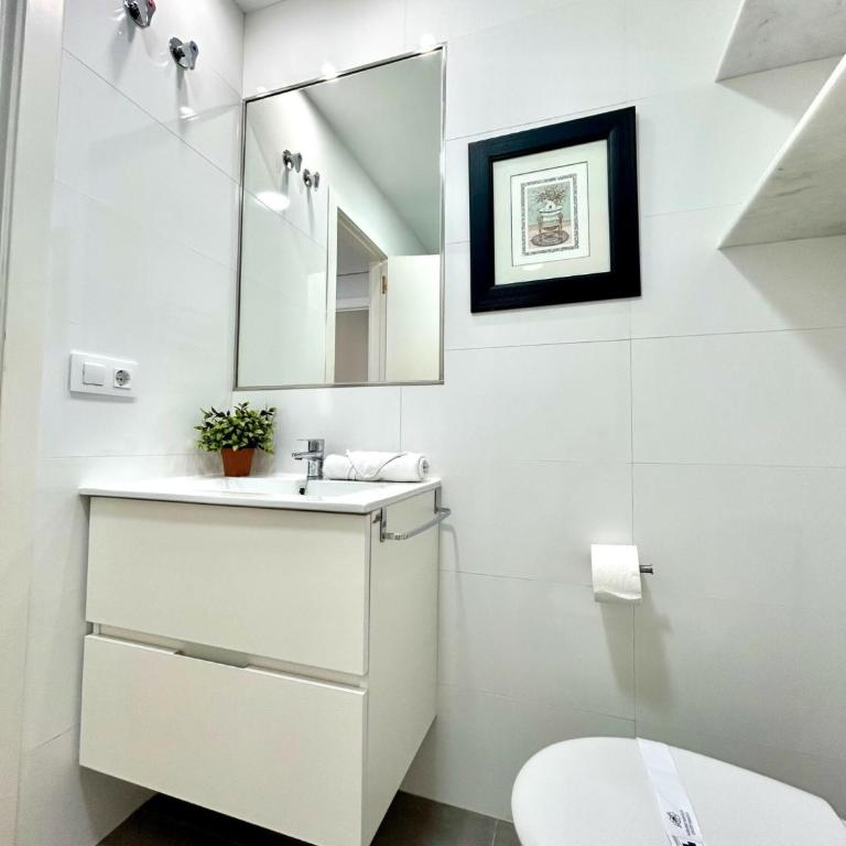 GATU Arena " Preferente mayores de 21 años y familias " - Apartamento de 3 dormitorios - 28