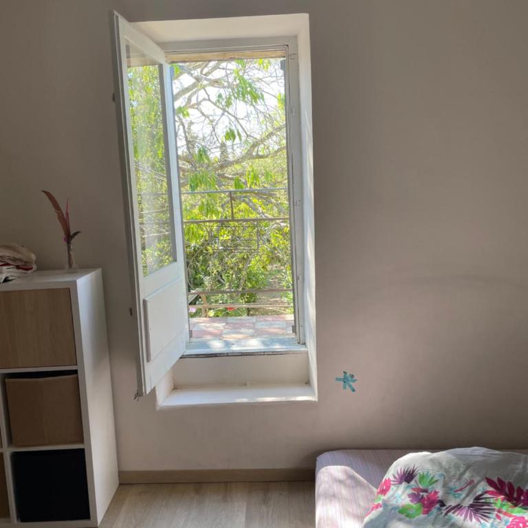 Petite maison de ville avec jardin quartier calme - Two-Bedroom House - 13
