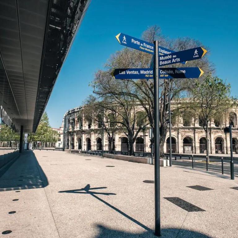 Petite maison de ville avec jardin quartier calme - Two-Bedroom House - 22