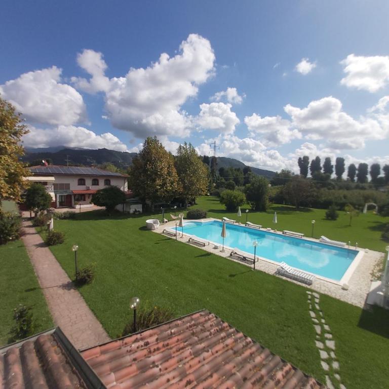 Villa FioccoMare - Apartamento con vistas a la piscina - 33