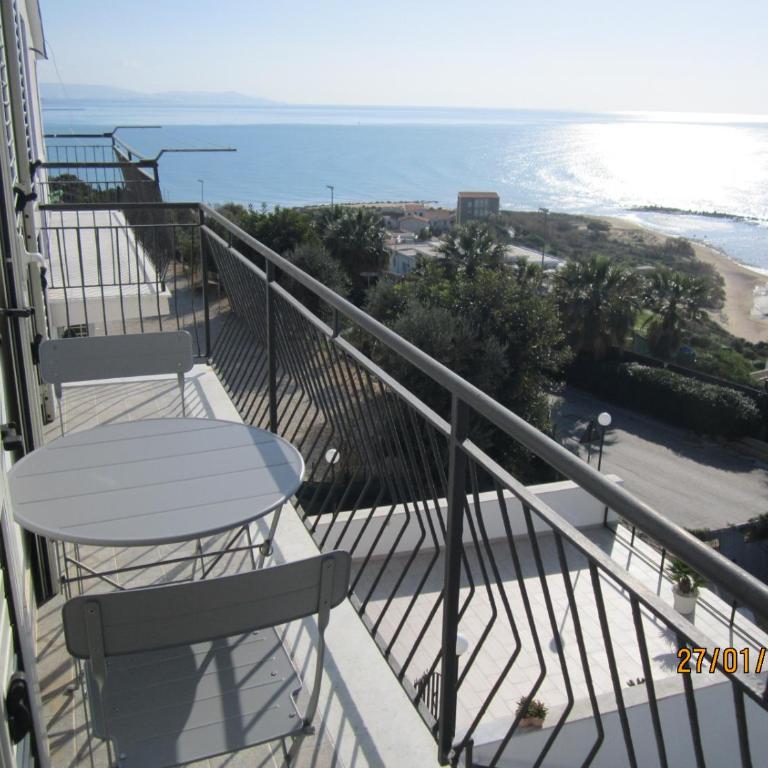 VistaMare - Two-Bedroom Apartment - 31