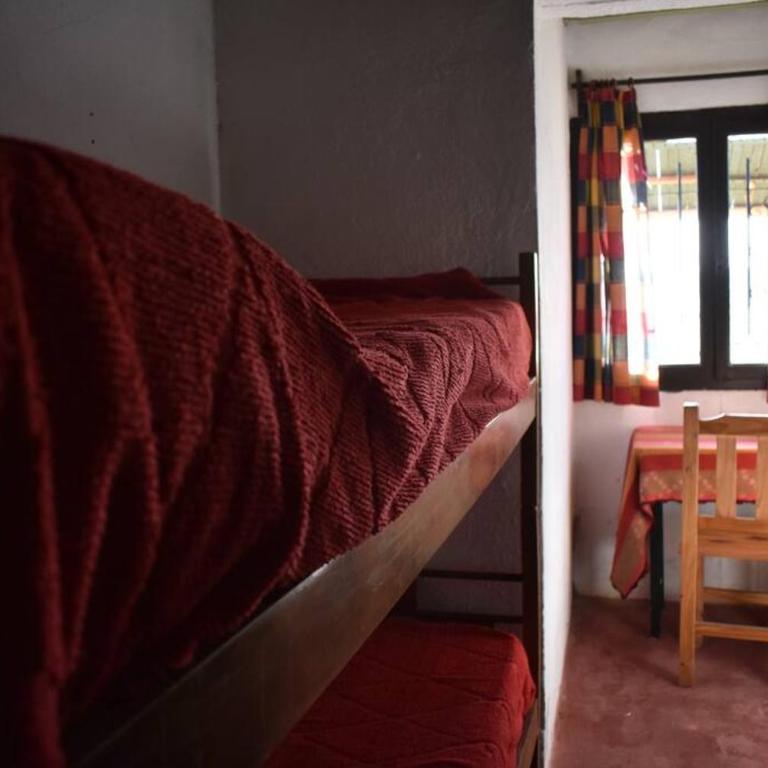 LaGloriaMds - Three-Bedroom House - 24