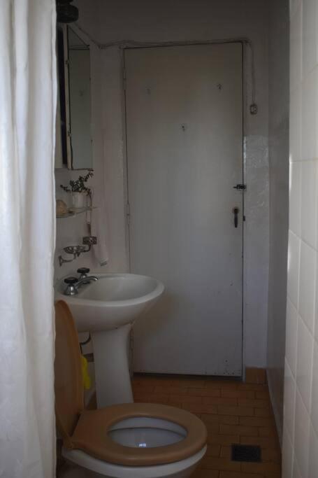 LaGloriaMds - Three-Bedroom House - 31
