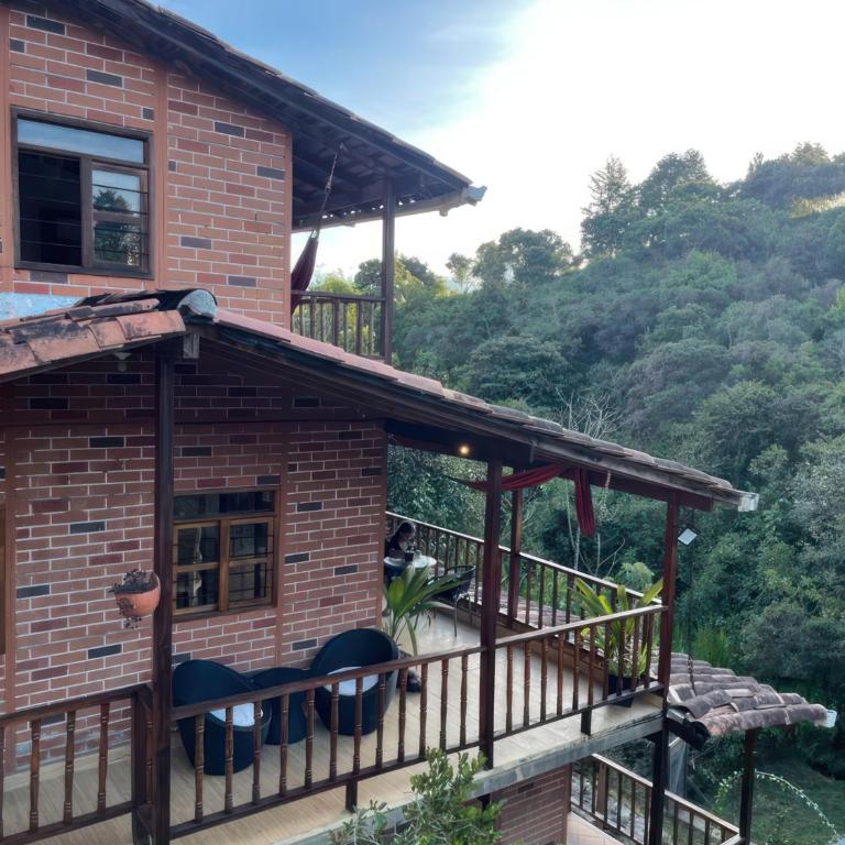 Finca con BBQ, Parking Privado y Hamacas - Three-Bedroom House - 1