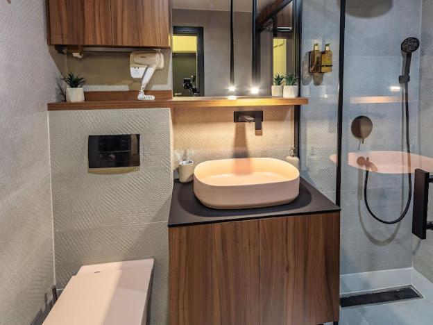 Butterfly - One-Bedroom Apartment - 13