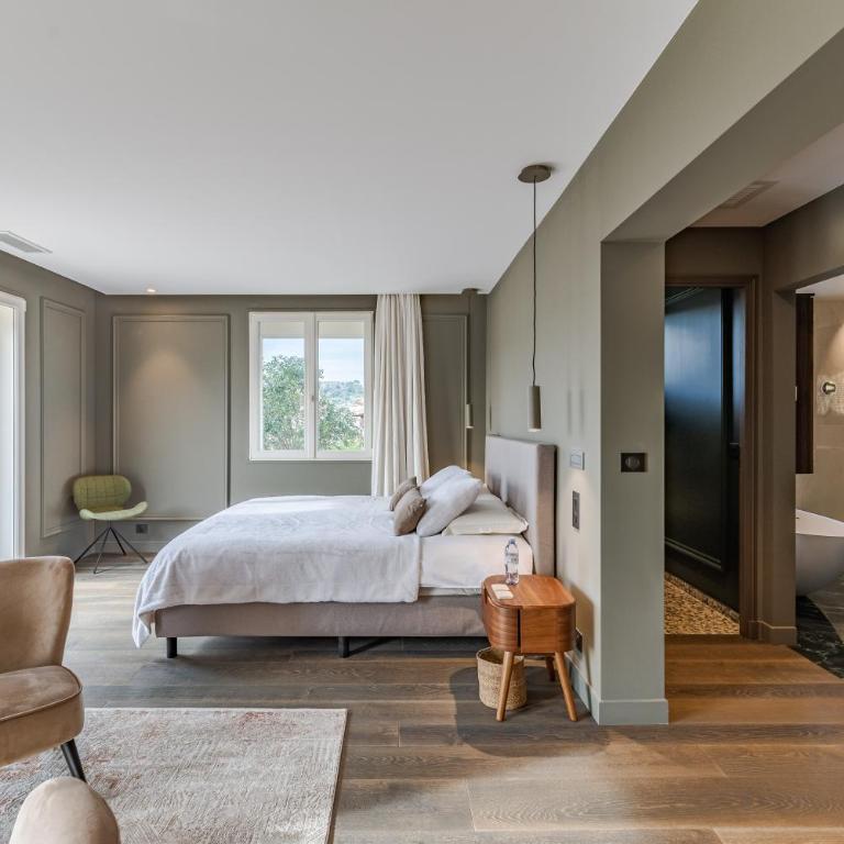 Villa sur le toit, duplex, 5 pièces 160m2, piscine - Appartement - 31