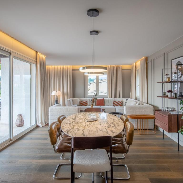 Villa sur le toit, duplex, 5 pièces 160m2, piscine - Appartement - 6