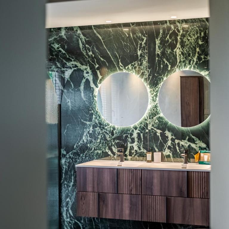 Villa sur le toit, duplex, 5 pièces 160m2, piscine - Appartement - 37